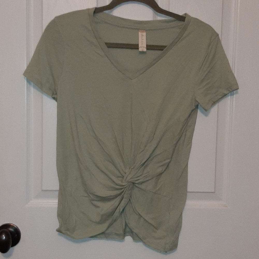 Knotted top